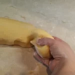 Linzer kolačići | Oblikovanje testa | Postupak 4 | Slika 2/5