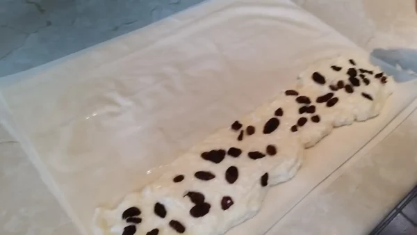 Pita sa grizom i suvim grožđem 10 | Istaknuta slika 3/4 | Ukusna, i, jednostavna, domaća, poslastica