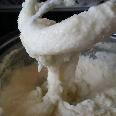 Pita sa grizom i suvim grožđem | Priprema griza | Postupak 1 | Slika 2/3