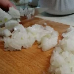 Punjeni svinjski filet za prazničnu trpezu | Priprema fila za punjenje -luk | Postupak 3 | Slika 1/4