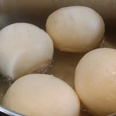 Tradicionalne krofne iz Banata | Pečenje krofni | Postupak 5 | Slika 1/3