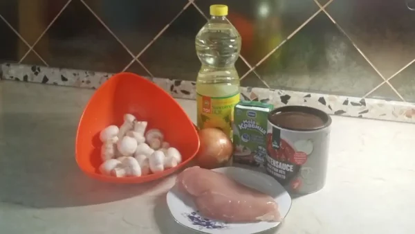 Ciriške Geschnetzeltes 13 | Istaknuta slika 4/4 | Ciriška, piletina, na, trakice, Geschnetzltes, u, kremastom, sosu, od, pečuraka