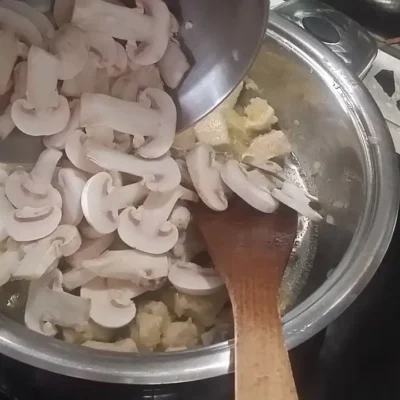 Ciriške Geschnetzeltes | Priprema i dinstanje  | Postupak 2 | Slika 3/3