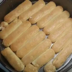 Kremasta torta sa kajsijama | Ređanje torte | Postupak 4 | Slika 1/5