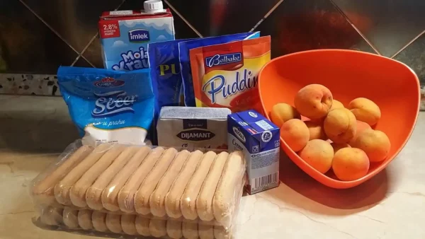 Kremasta torta sa kajsijama 18 | Istaknuta slika 4/4 | Osvježavajuća, voćna, poslastica, bez, pečenja