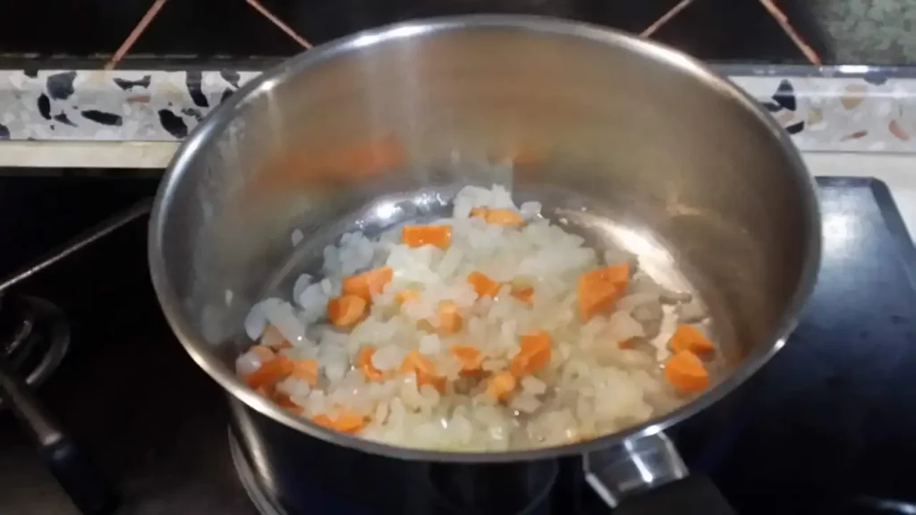 Pirinač sa piletinom iz rerne | priprema povrća | Postupak 1 | Slika 1/1