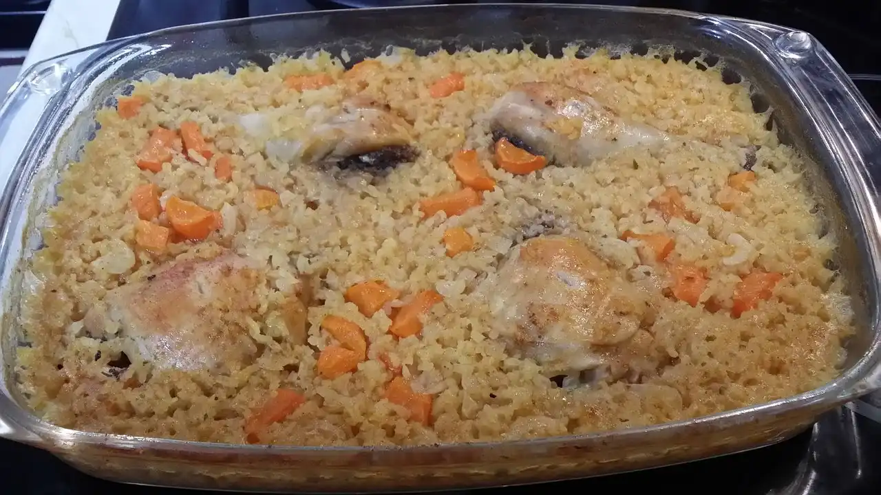 Pirinač sa piletinom iz rerne