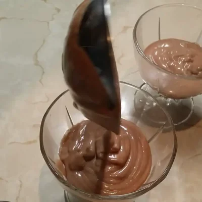 Puding u čaši | Slaganje pudinga u čašama | Postupak 3 | Slika 1/3