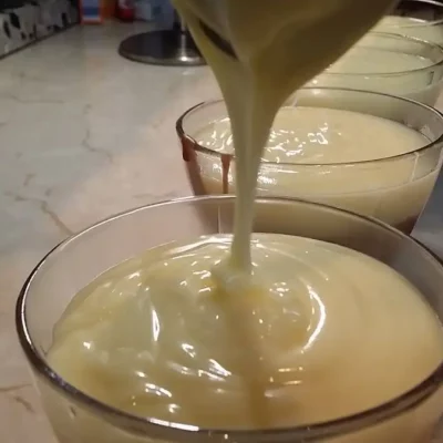 Puding u čaši | Slaganje pudinga u čašama | Postupak 3 | Slika 2/3