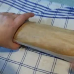 Slani rolat sa ajvarom | Priprema fila i filovanje rolata | Postupak 4 | Slika 6/6