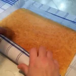 Slani rolat sa ajvarom | Pečenje kore | Postupak 3 | Slika 5/6