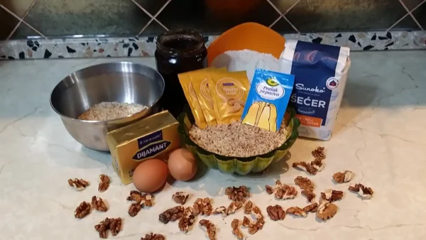 Kocke sa orasima i džemom 3 | Istaknuta slika 4/4 | Orasi, i, džem, u, neodoljivim, božićnim, kockama, sa, dekoracijom, od, čokolade