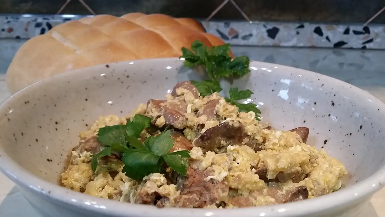 Pileća džigerica sa lukom i jajima 33- Istaknuta slika