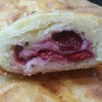 Pita sa višnjama i grizom | Služenje pite | Postupak 5 | Slika 3/6