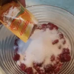 Pita sa višnjama i grizom | Priprema višanja za pitu | Postupak 1 | Slika 2/4