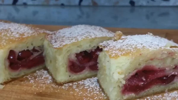 Pita sa višnjama i grizom 29 | Istaknuta slika 1/4 | Kiselkastoslatka, desert, poslastica