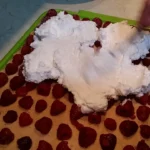 Torta čoko-moko sa malinama | Filovanje torte | Postupak 4 | Slika 4/6