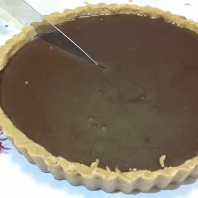 Čokoladni tart | Serviranje tarta i dekoracija | Postupak 7 | Slika 2/3