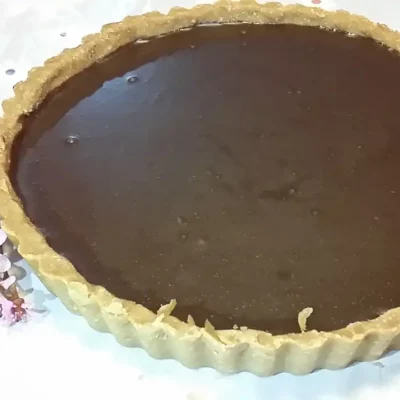 Čokoladni tart | Serviranje tarta i dekoracija | Postupak 7 | Slika 1/3