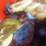 Kolač sa šljivama i pudingom | Priprema fila i šljiva | Postupak 3 | Slika 1/4