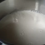 Kolač sa šljivama i pudingom | Priprema fila i šljiva | Postupak 3 | Slika 3/4