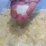 Kupus salata na banatski način | Dodavanje sastojaka | Postupak 2 | Slika 1/4