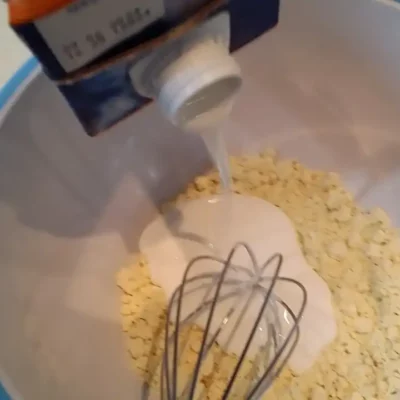 Pileće šnicle sa 4 vrste sira | Pripreama smese za preliv mesa | Postupak 2 | Slika 2/3