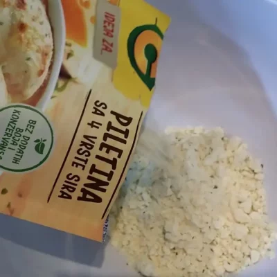 Pileće šnicle sa 4 vrste sira | Pripreama smese za preliv mesa | Postupak 2 | Slika 1/3