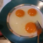 Pohovane palačinke punjene sirom i šunkom | Priprema sastojka za pohovanje | Postupak 2 | Slika 2/4