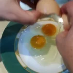 Pohovane palačinke punjene sirom i šunkom | Priprema sastojka za pohovanje | Postupak 2 | Slika 1/4