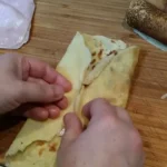 Pohovane palačinke punjene sirom i šunkom | Punjenje palačinki | Postupak 1 | Slika 3/7