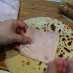 Pohovane palačinke punjene sirom i šunkom | Punjenje palačinki | Postupak 1 | Slika 2/7