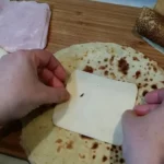 Pohovane palačinke punjene sirom i šunkom | Punjenje palačinki | Postupak 1 | Slika 1/7