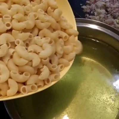 Zapečene makarone iz rerne na banatski način | Priprema makarona | Postupak 2 | Slika 2/3