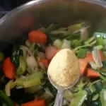 Krem čorba od praziluka | Kuvanje čorbe | Postupak 4 | Slika 1/4