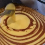 Mramorni kolač sa višnjama | Ređanje kolača | Postupak 4 | Slika 6/6