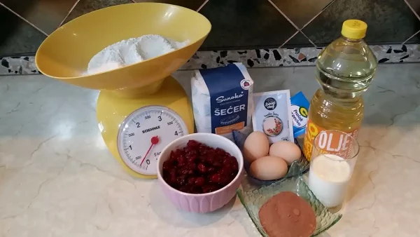 Mramorni kolač sa višnjama 25 | Istaknuta slika 4/4 | Kiselo, a, slatko, pa, i, mekano, a, još, se, i, topi, u, ustima