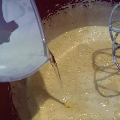 Mramorni kolač sa višnjama | Završni deo patišpa  | Postupak 2 | Slika 2/3