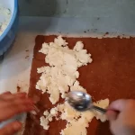 Plazma rolat sa kokosom | Ređanje rolata | Postupak 4 | Slika 5/8