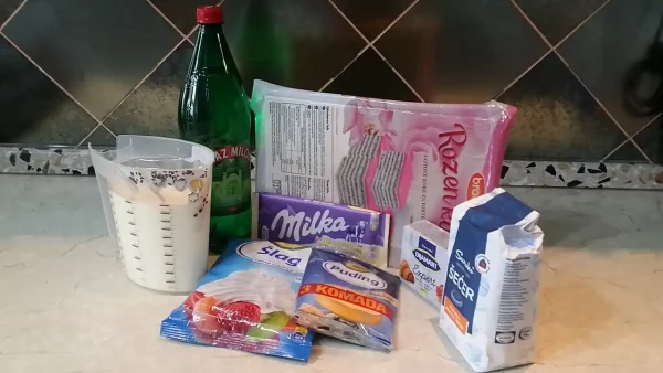 Torta beli anđeo 28 | Istaknuta slika 4/4 | Vazdušasta, kremasta, pa, i, bogatog, slatkog, ukusa