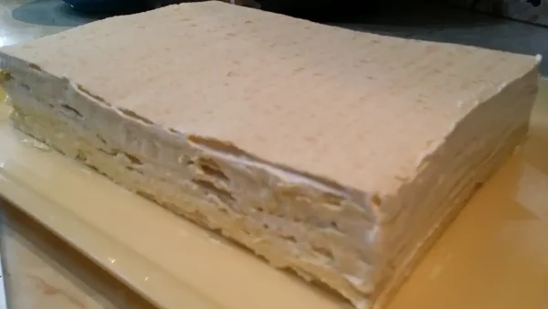 Torta beli anđeo 5 | Istaknuta slika 3/4 | Vazdušasta, kremasta, pa, i, bogatog, slatkog, ukusa