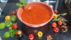 Paradajz supa sa rezancima