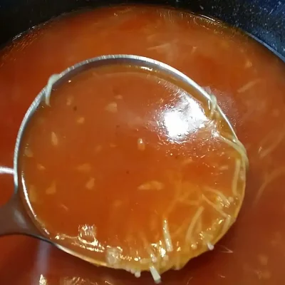 Paradajz supa sa rezancima | Služenje supe | Postupak 4 | Slika 1/3