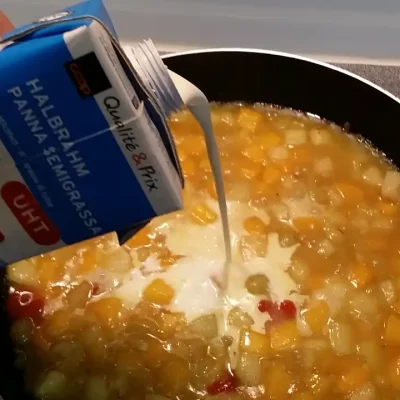 Pirinač Kazimir sa voćem | Dodavanje ostalih sastojka | Postupak 4 | Slika 1/3