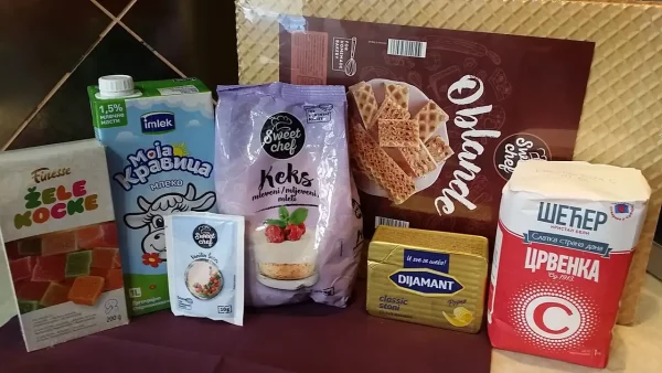 Rolat u oblandi sa žele bombonama 2 | Istaknuta slika 4/4 | Savršen, sitni, kolač, za, sve, prilike