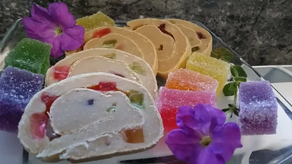 Rolat u oblandi sa žele bombonama 4 | Istaknuta slika 3/4 | Savršen, sitni, kolač, za, sve, prilike