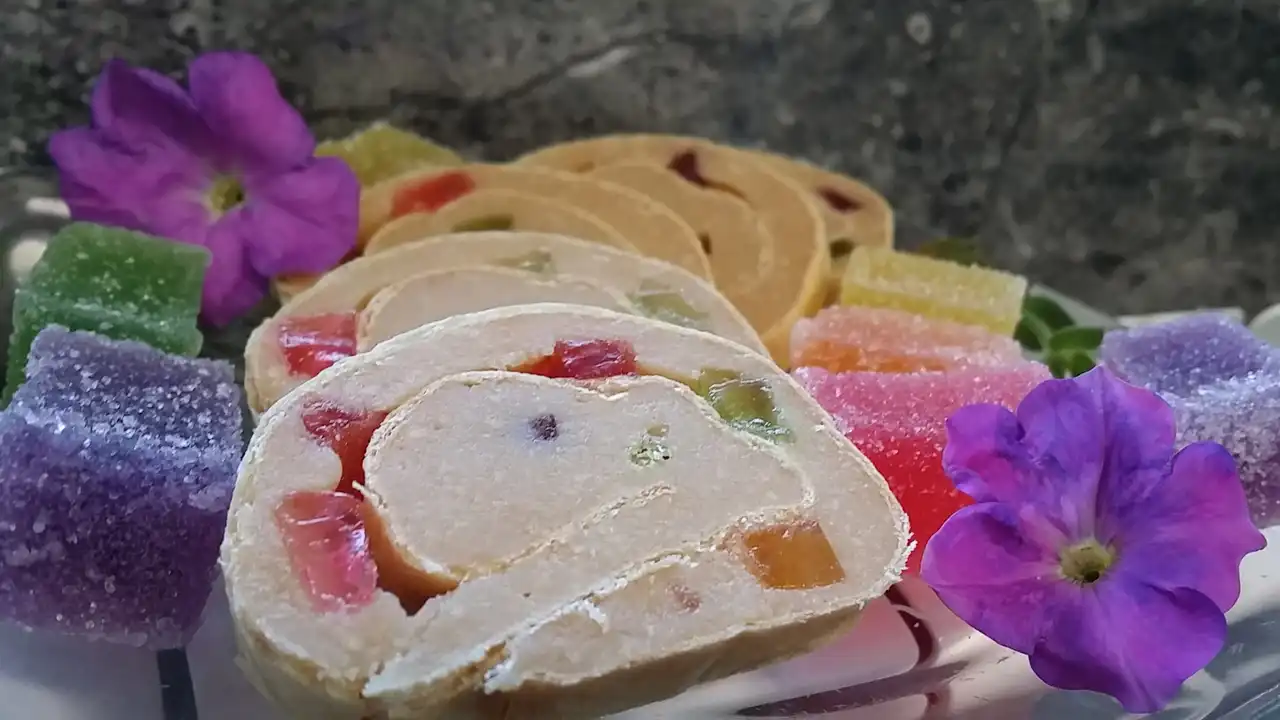 Rolat u oblandi sa žele bombonama- Istaknuta slika