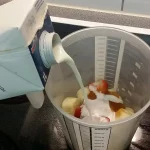 Smuti od banana i jagoda | Dodavanje ostalih sastojka | Postupak 3 | Slika 4/6