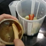 Smuti od banana i jagoda | Dodavanje ostalih sastojka | Postupak 3 | Slika 1/6