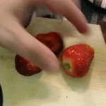 Smuti od banana i jagoda | Priprema jagoda | Postupak 2 | Slika 2/4